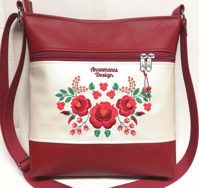 Hímzett 30x30-as pakolós válltáska oldaltáska bordó-pezsgő HungarianFolkart12