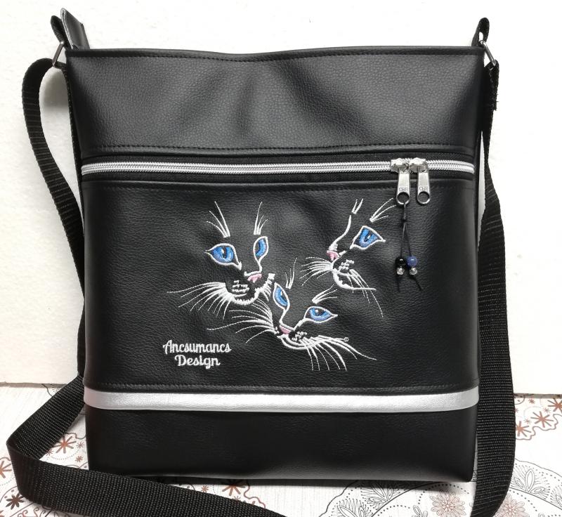 Hímzett 30x30-as pakolós válltáska oldaltáska kékszemű cicák