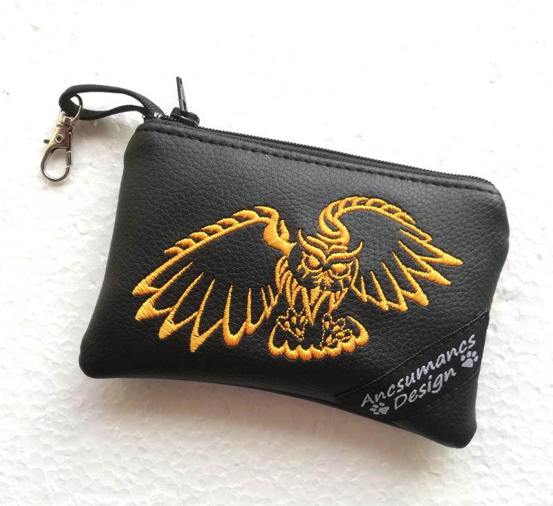 Hímzett art bagoly textilbőr kulcscsomótartó,kulcstartó fekete-aranysárga