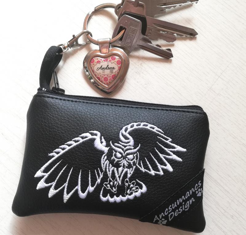 Hímzett art bagoly textilbőr kulcscsomótartó,kulcstartó fekete-fehér