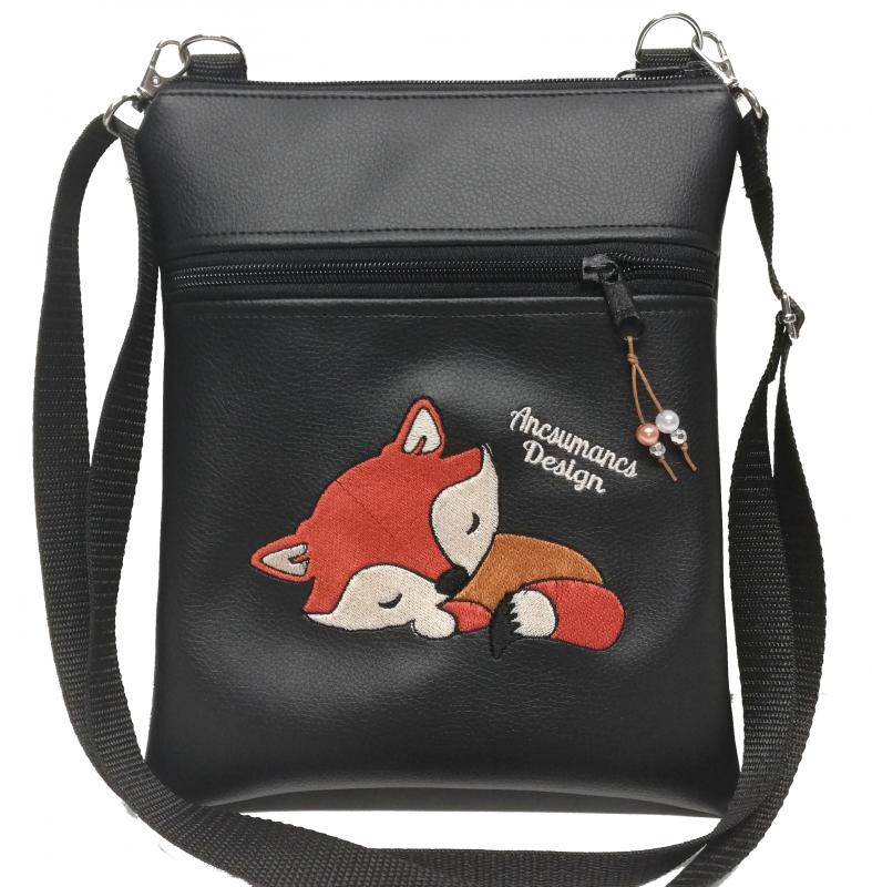 Hímzett kisróka oldaltáska övtáska 22x26cm