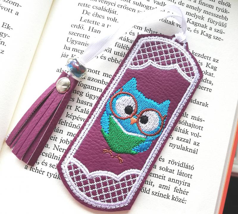 Hímzett könyvjelző bojttal- olvasó bagoly