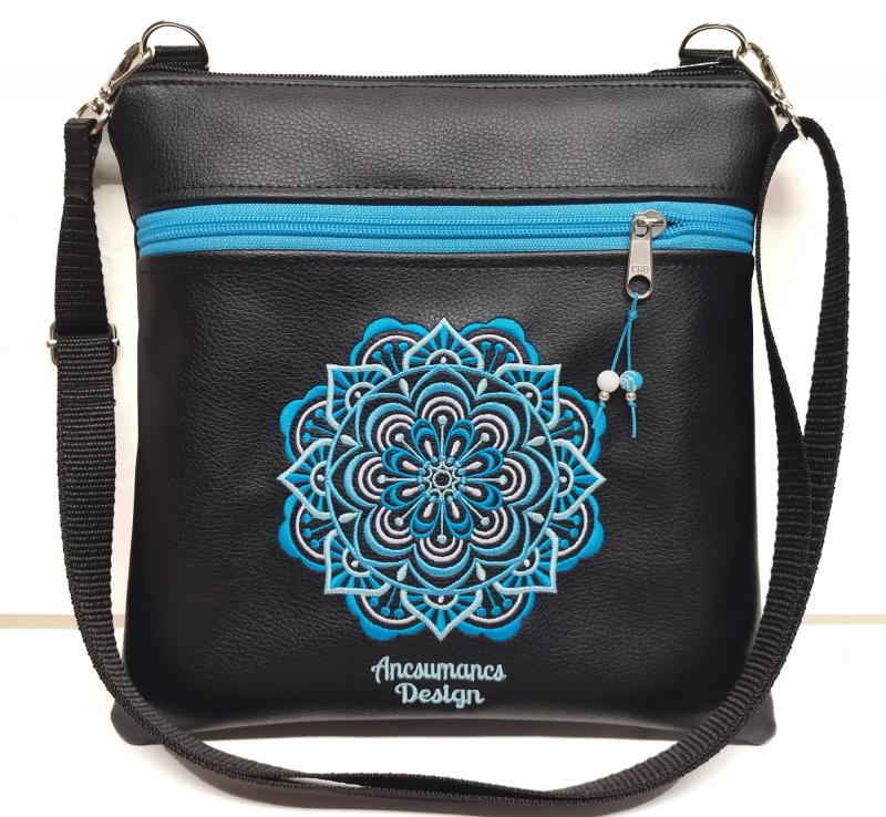 Hímzett mandalás textilbőr táska övtáska 25x25 fekete alapon türkíz mandalával(mandala001)