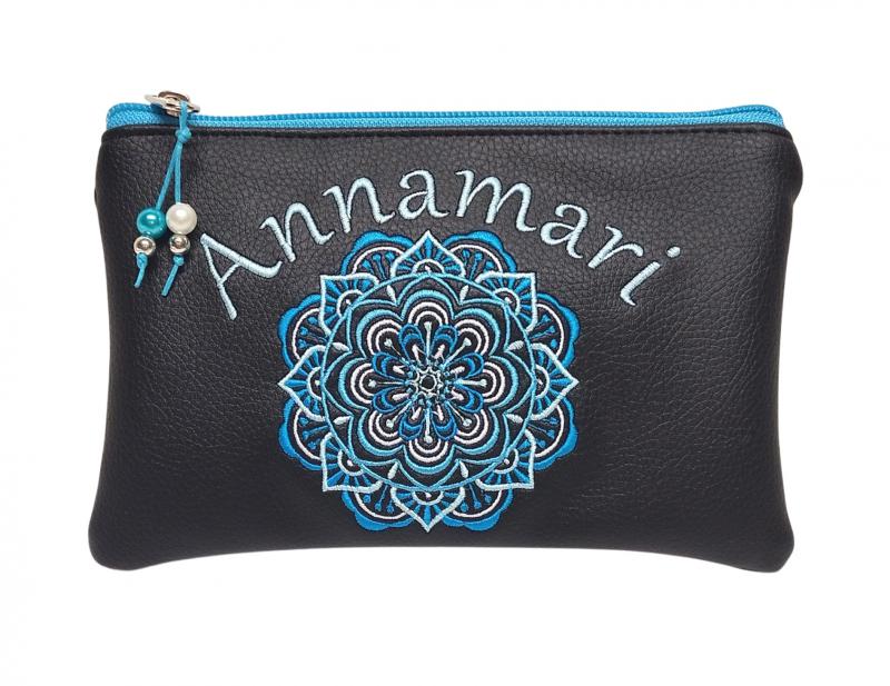 Hímzett névreszóló neves pénztárca Türkiz Mandala fekete alapon (mandala001)
