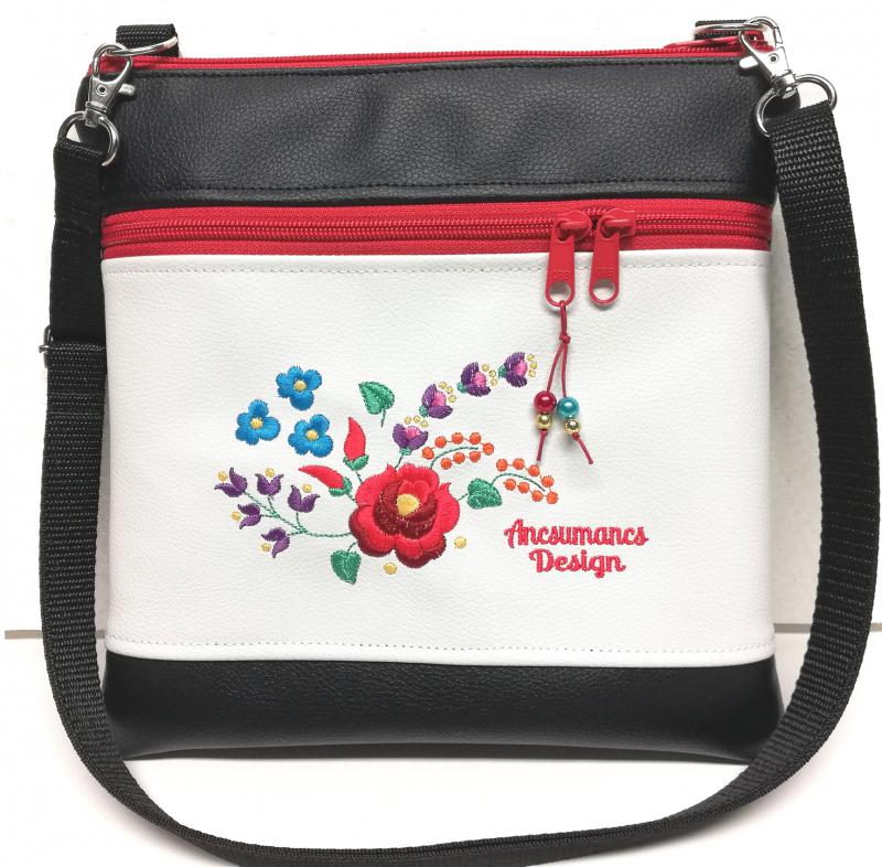 Hímzett oldaltáska övtáska fekete-fehér 25x25cm Hungarian Folkart15