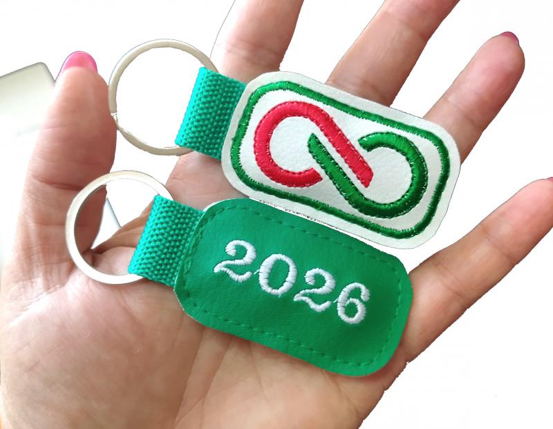 Hímzett Rendszerváltás 2026 kulcstartó (zöld)