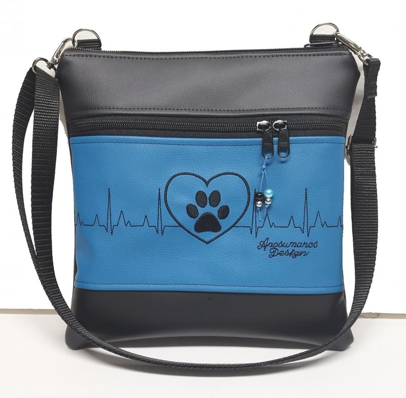 Hímzett textilbőr táska övtáska 25x25 EKG szív tappancs - fekete-kék