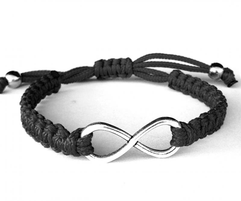 INFINITY BLACK  végtelen kabala makramé karkötő