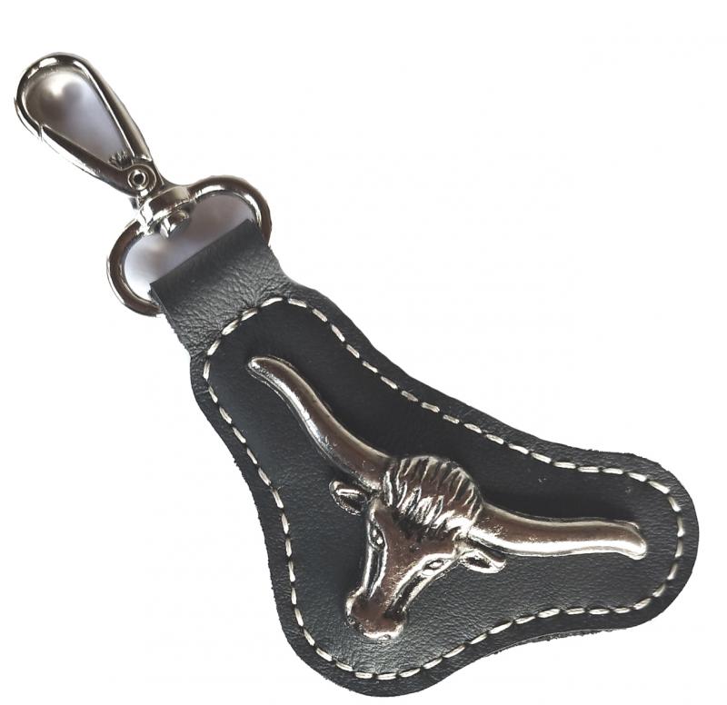 Kézzel készített karabineres marhabőr kulcstartó nagy bikafej verettel