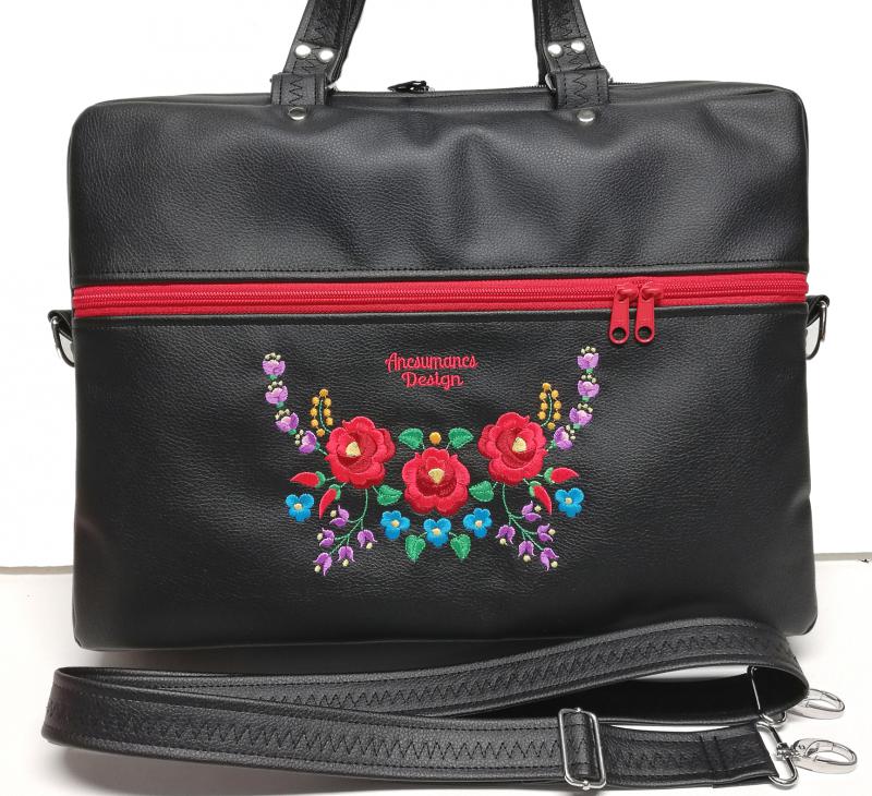 Laptop táska irattartó táska HungarianFolkart15 fekete alapon színes hímzéssel
