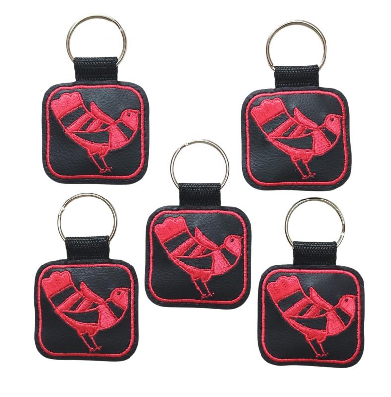 Magyar népmesék madárka - Hímzett kulcstartó fekete-piros