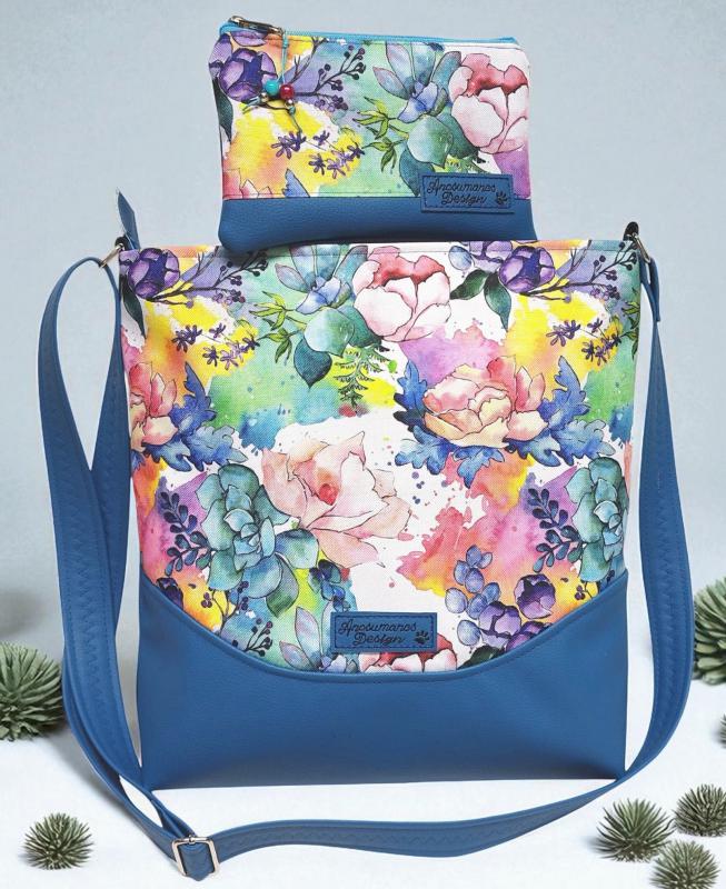 Melanie pakolós válltáska oldaltáska - Aquarell virágok kék alapon textilbőr vállpánttal neszivel