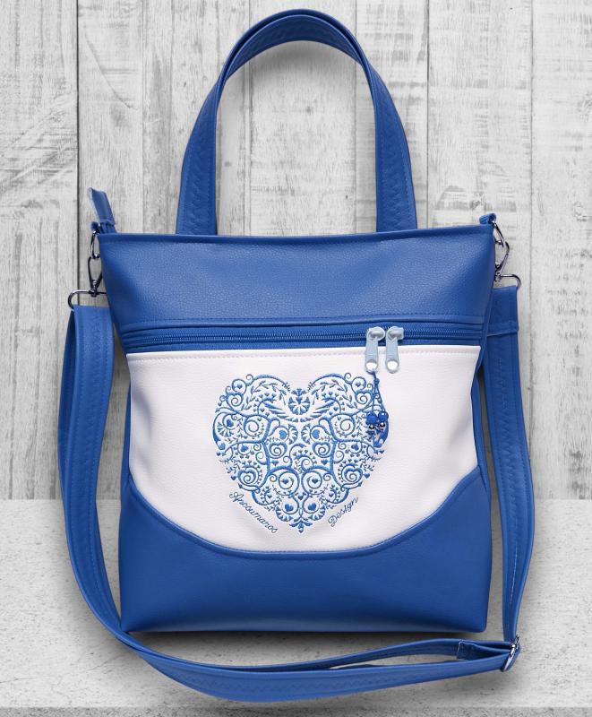 Melanie pakolós válltáska oldaltáska - Hímzett népi szívmintás kézifüllel és textilbőr vállpánttal Kék-fehér