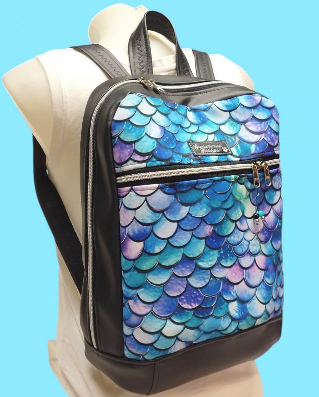 Noelle XL hátizsák - Fekete alapon sellőmintás 38x32x13