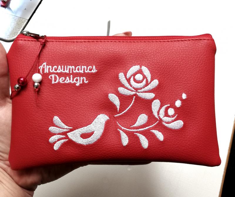 Piperetartó neszeszer pénztárca- hímzett madárkás piros-fehér