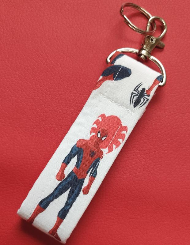 Pókember Spiderman minimal kulcstartó karabinerrel és karikával 001