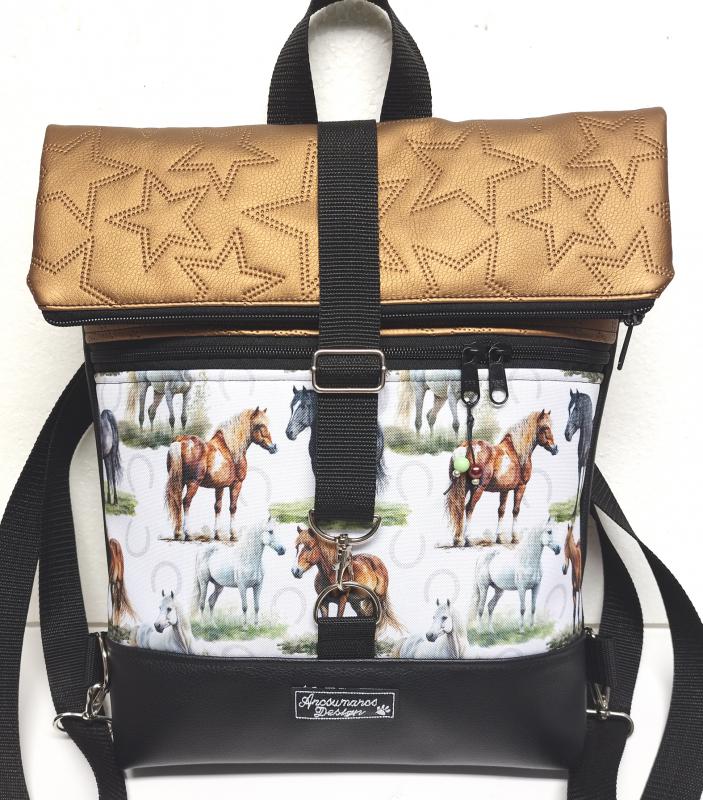 Roll Up Maxi dupla pántos hátizsák sok zsebbel - Lovak fekete és csillagosbronz alapon