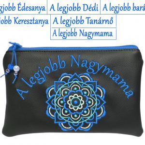 A legjobb... Hímzett kék mandalás neszi pénztárca (mandala003) választható felirattal