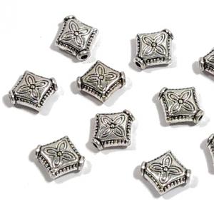 Antik ezüst színű fém köztes lapos díszes rombusz