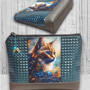 Cicás - Nagyméretű nyomtatott panellal díszített vízálló talpas textilbőr neszesszer