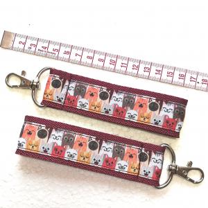 Cuki cicák heveder kulcstartó táskadísz karabinerrel