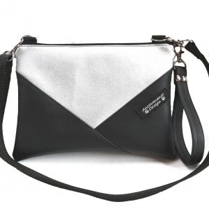 Elegáns borítéktáska csuklópánttal fekete-ezüst