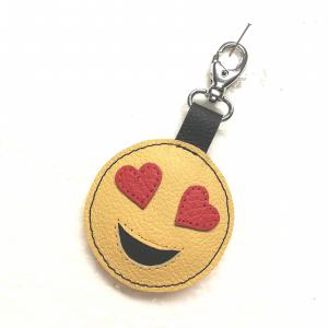 Emoji bőr kulcstartó táskadísz,a szerelmes