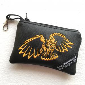 Hímzett art bagoly textilbőr kulcscsomótartó,kulcstartó fekete-aranysárga