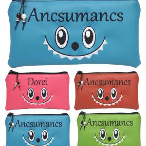 Hímzett Labubu vigyor tolltartó névreszóló neszi pénztárca választható színben