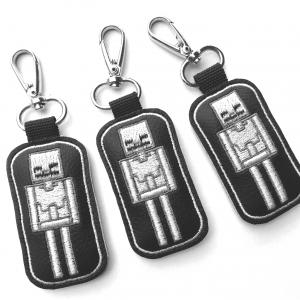 Hímzett Minecraft Skeleton kulcstartó karabinerrel