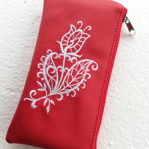 Hímzett népi motívumos telefontartó névvel vagy név nélkül 002 piros alapon fehér tulipán