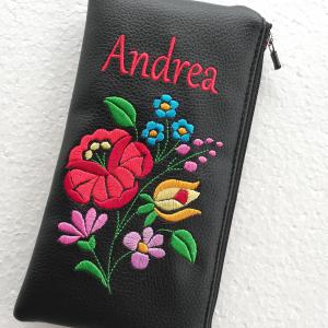 Hímzett népi motívumos telefontartó piperetartó névvel vagy név nélkül 006