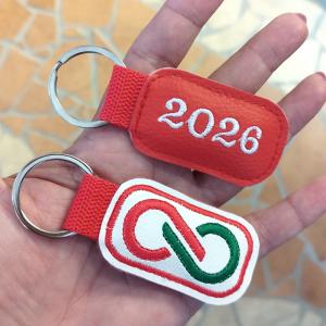 Hímzett Rendszerváltás 2026 kulcstartó (piros)