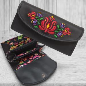 Irattartó nagy pénztárca fekete alapon hímzett HungarianFolkart28 Matyó virágos
