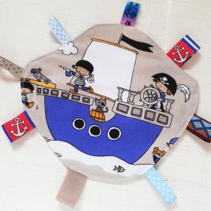 Kalózhajó cimkerongyi alvókendő kék csillagokkal