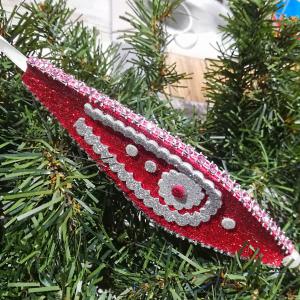 Kézműves csillogó cseppdísz karácsonyfadísz dekoráció 13cm piros-ezüst