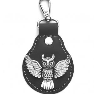 Kis Bagoly - Kézzel készített karabineres marhabőr kulcstartó