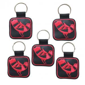 Magyar népmesék madárka - Hímzett kulcstartó fekete-piros