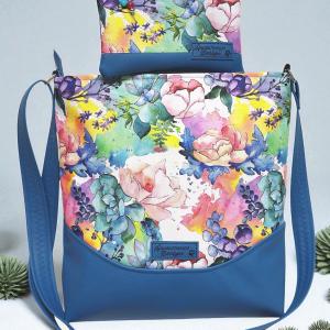 Melanie pakolós válltáska oldaltáska - Aquarell virágok kék alapon textilbőr vállpánttal neszivel