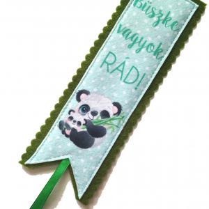 Motívációs filc könyvjelző - olivazöld panda - Büszke vagyok rád!