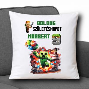 Neves Díszpárna 35x35cm - Boldog Születésnapot Mine001 névvel