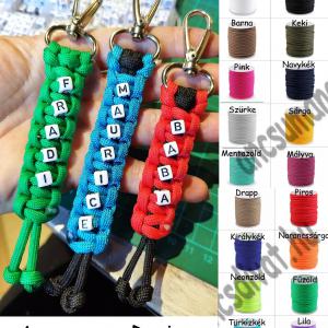 Neves paracord  slusszkulcsdísz kulcstartó karabinerrel fehér kocka betükkel