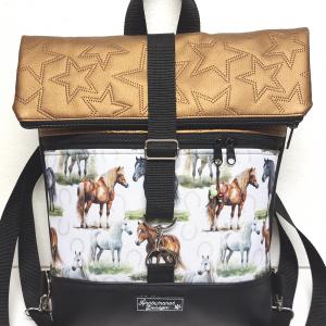 Roll Up Maxi dupla pántos hátizsák sok zsebbel - Lovak fekete és csillagosbronz alapon