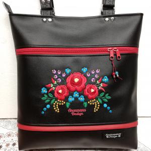 Szegecselt fülű nagyméretű City válltáska-HungarianFolkart08 fekete alap színes hímzés