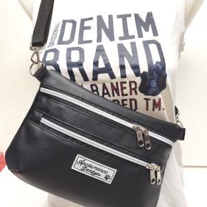 Trendi övtáska oldaltáska - Elegáns fekete ezüst cipzárral 20x25cm