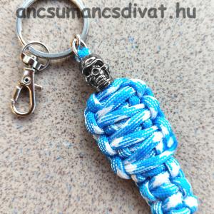 Vagány acél koponyás Múmia paracord kulcstartó karabinerrel kék fehér