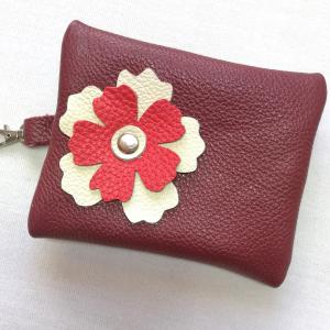 Valódi bőr kulcscsomótartó aprótartó pasztellbordó virággal