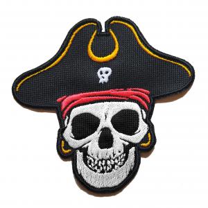 Vasalható varrható hímzett felvarró folt Kalóz koponya 10cm