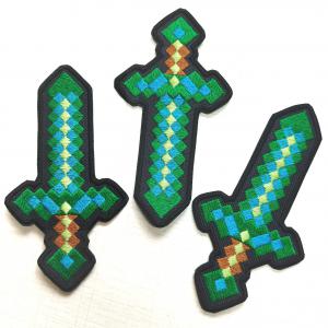 Vasalható varrható hímzett felvarró folt Minecraft gyémántkard 12x6,5cm