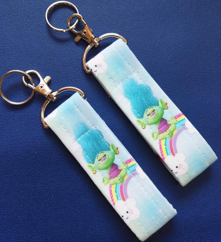 Trollok Chenille minimal kulcstartó karabinerrel és karikával